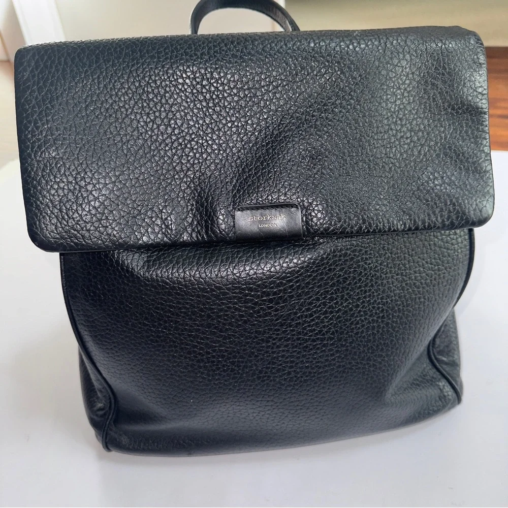 Storksak St. James Leather Convertible Diaper Backpack Black - Picture 4 of 11